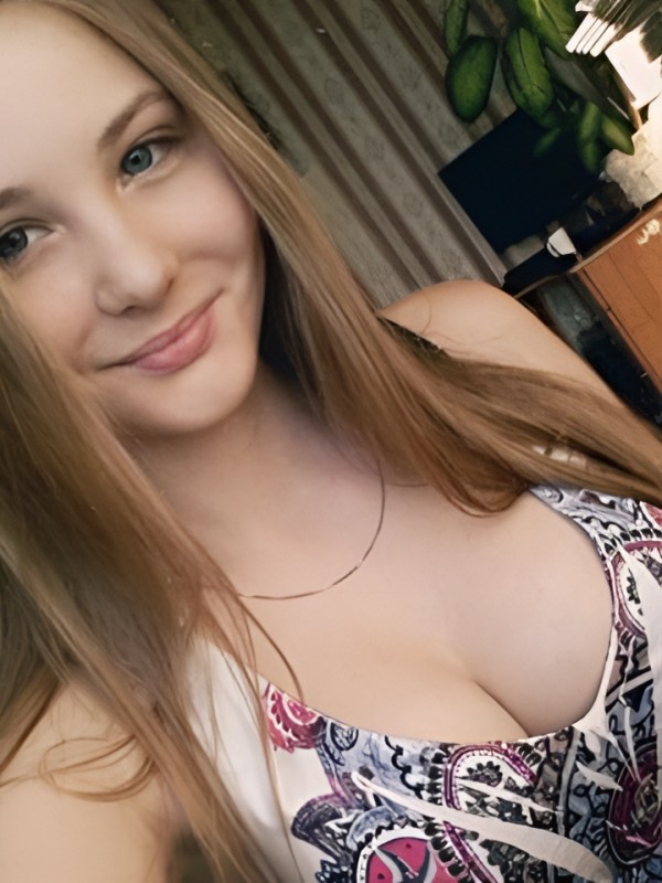 Леся привлекательная девушка из Мончегорска цена от 2500 руб