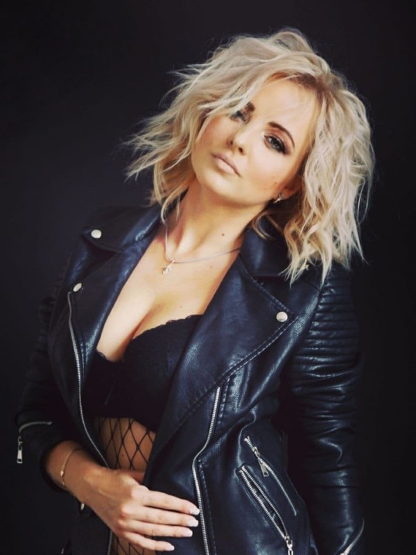 Ольга привлекательная девушка из Мончегорска цена от 3500 руб